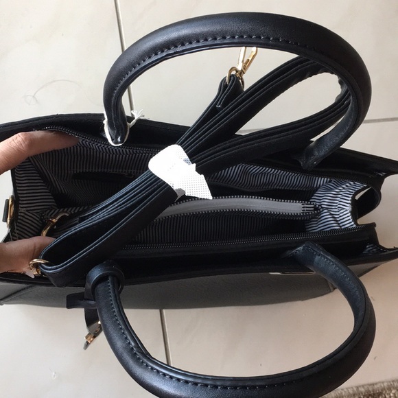 ✨GLAM BLACK TOTE✨ - Picture 7 of 8